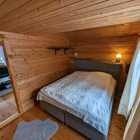 Tommy And Ailins Apartment